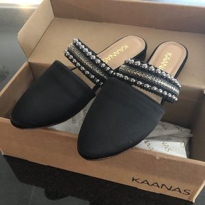 KAANAS Black Mule